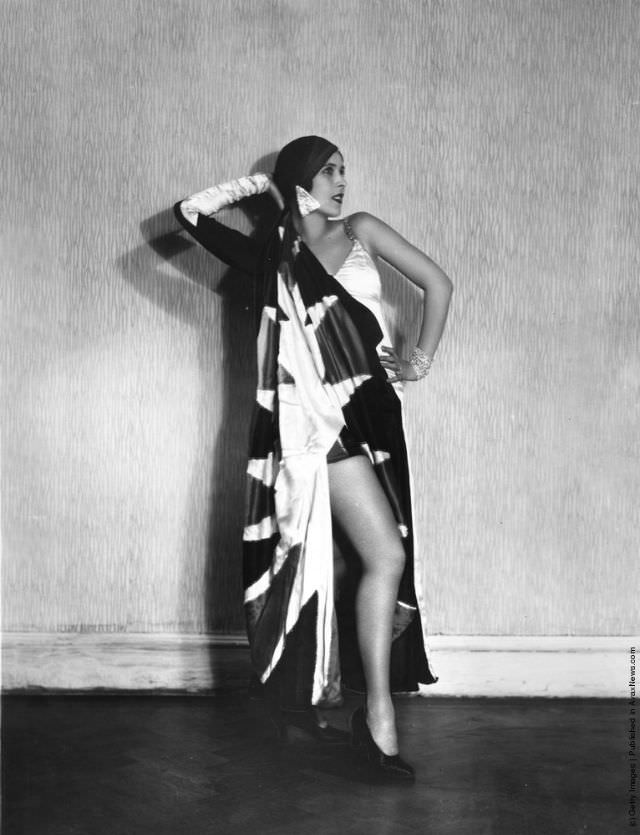 Kyra Alanova in “Wake Up And Dream” at the Pavilion Theatre, 1929.