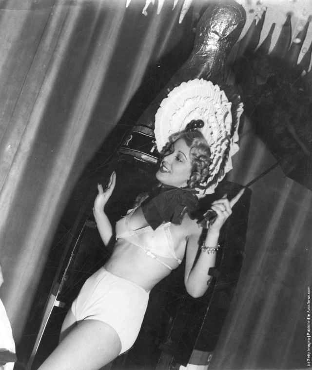Cabaret artiste Mary Barbour as the Spirit of the New Year, Grosvenor House, London, 1930.