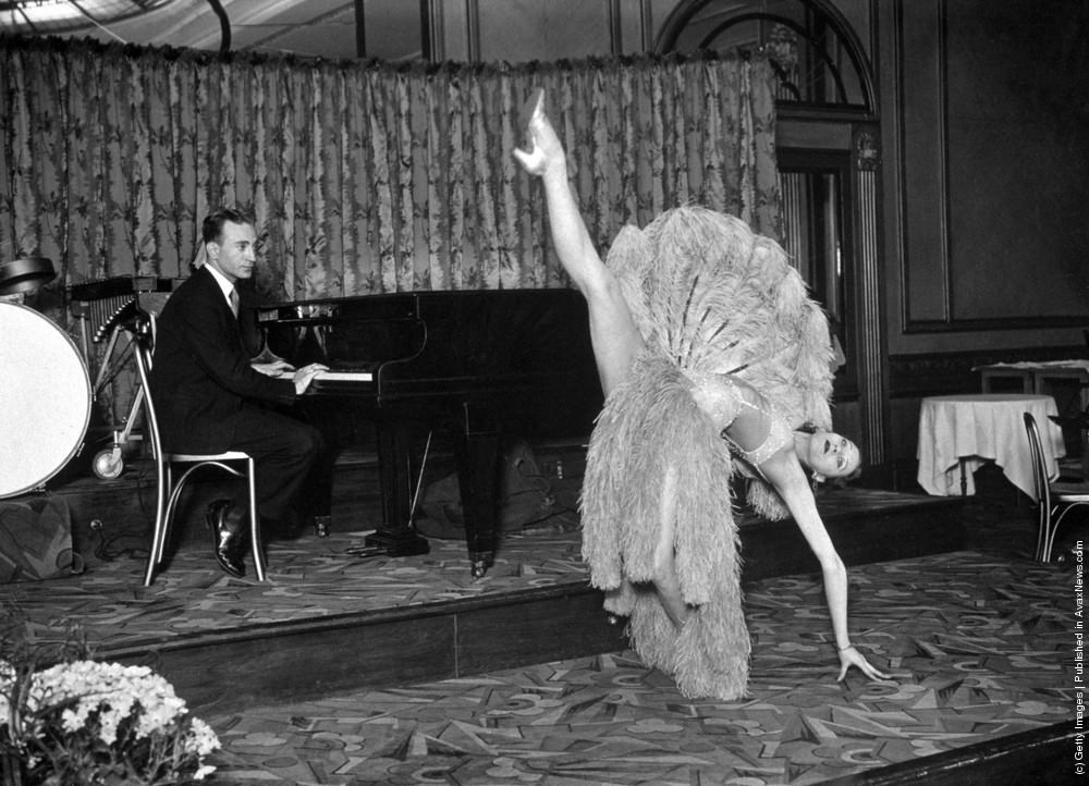 Jack Harris and Vera rehearsing a fan dance, 1930.