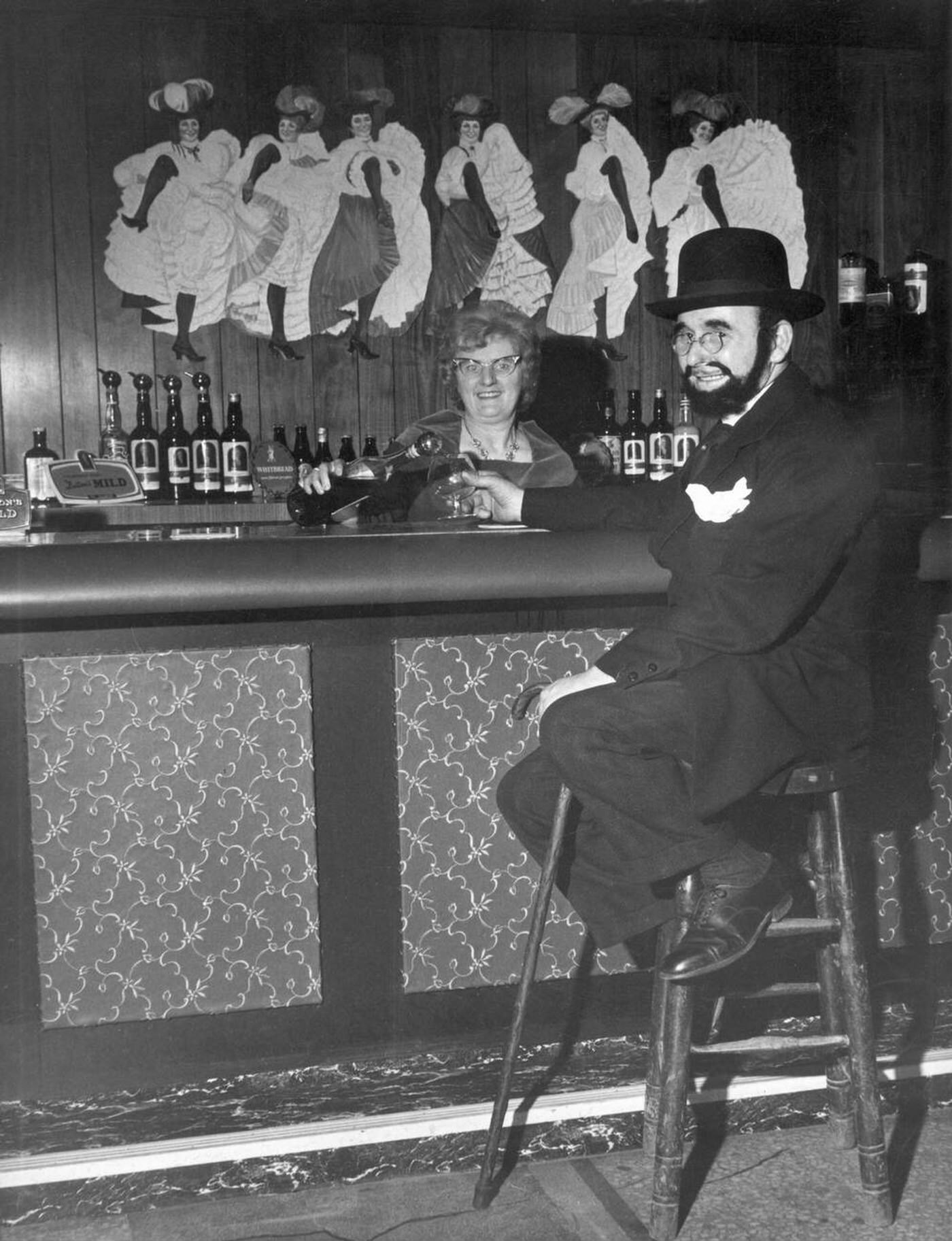 Joe Smith dressed as Toulouse-Lautrec at the Moulin Rouge Pub.