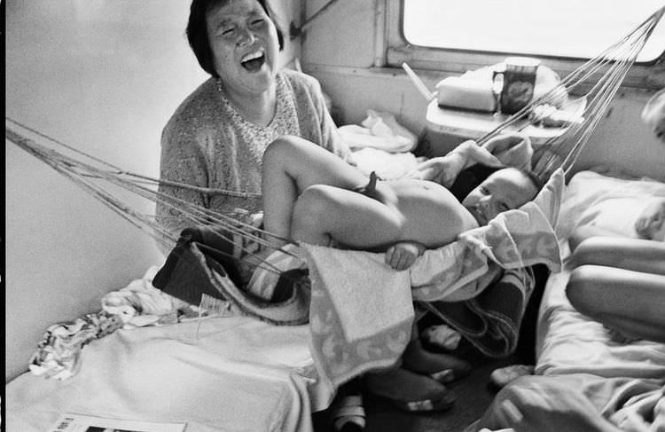 Riding the Rails in 1970s China: Wang Fuchun's Train Photos