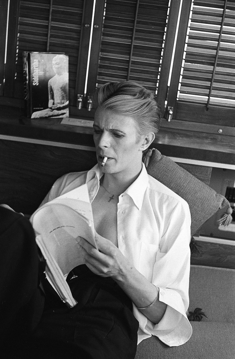 David Bowie reading a script for The Man Who Fell to Earth, New Mexico, 1975.
