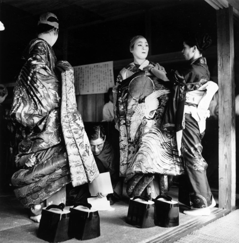 Japanese Geisha girls without their wigs, 1950s.