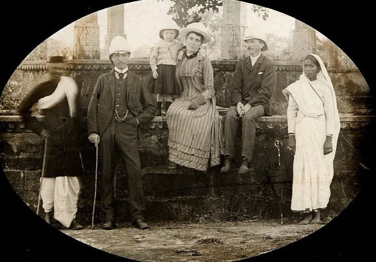 Indian Family Group, 1890s.