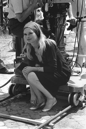 Behind Bardot's Gaze: Exploring Love, Contempt, and Cinema in Godard's Le Mépris (1963)
