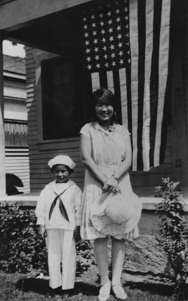 Enhe, on the right, next to a boy in a sailor outfit. Fourth of July, 1928. Shades of L.A.: Korean American Community.