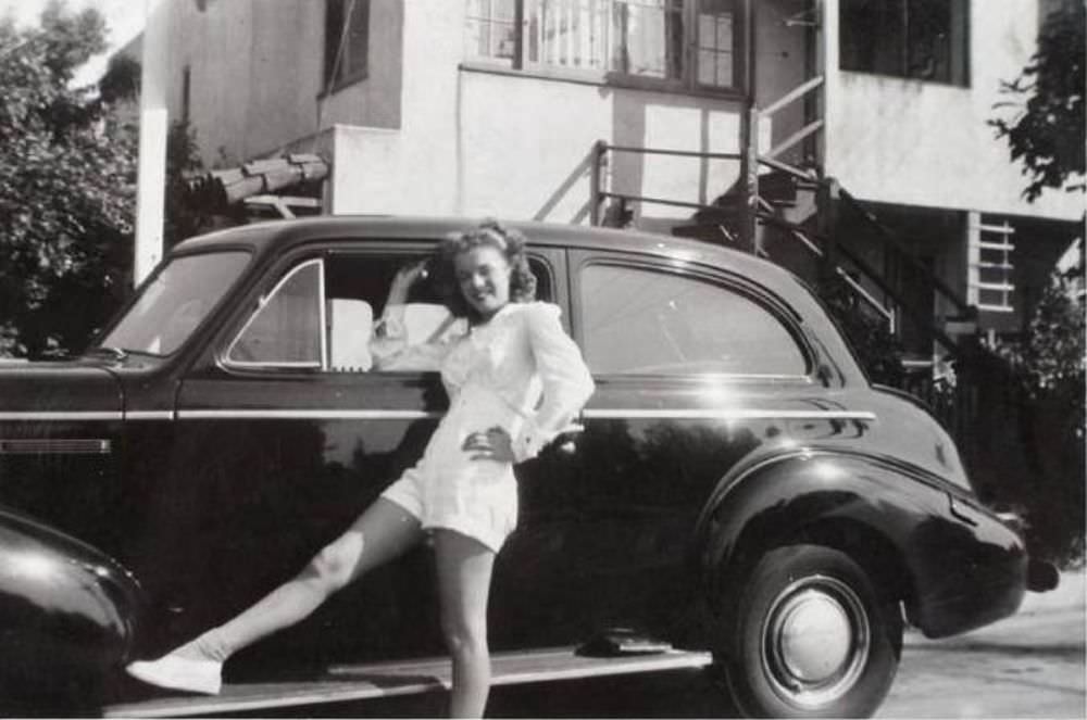 Norma Jeane, early 1940s