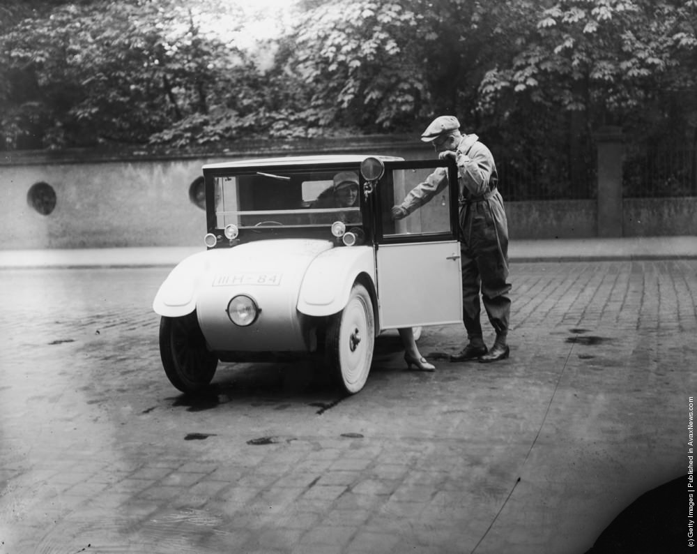 A German Hanomag Kommissbrot motor car costs ?100 and gives good mileage per gallon of petrol because of its size. It is named because of its similarity to a loaf of army bread. 1928.