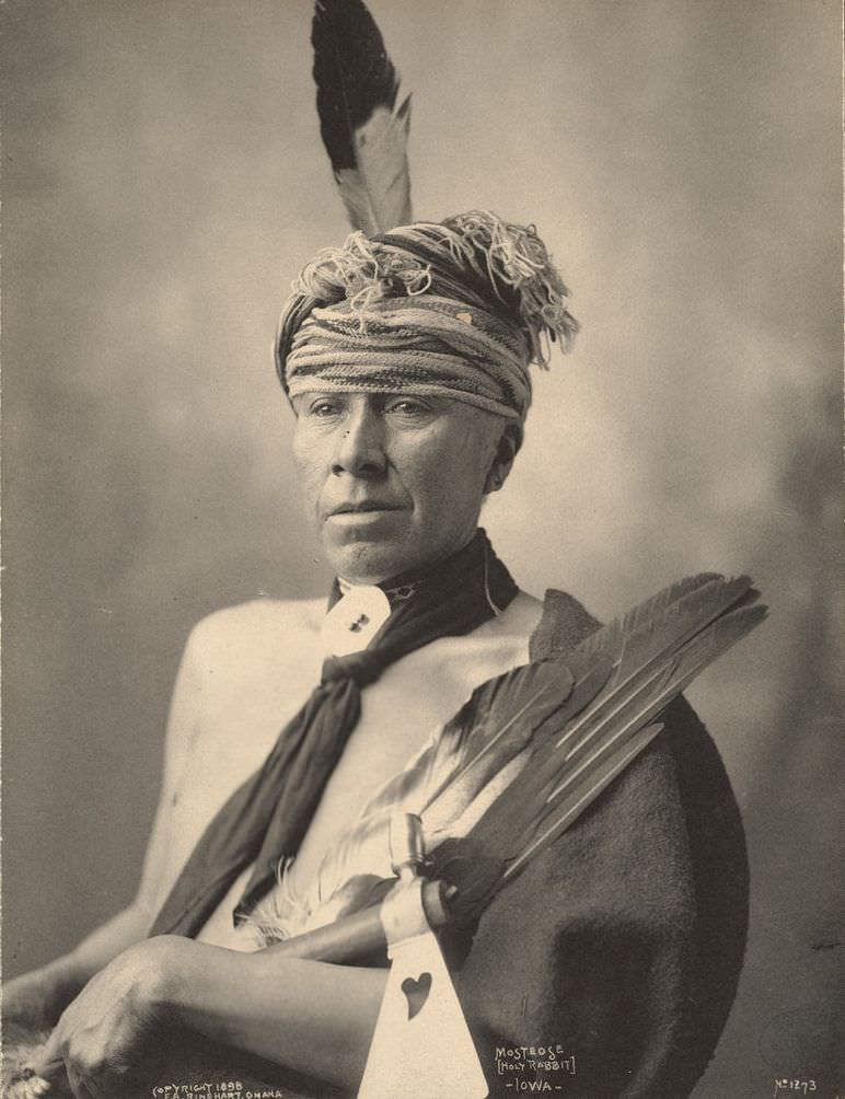 Mosteose (Holy Rabbit), Iowa.