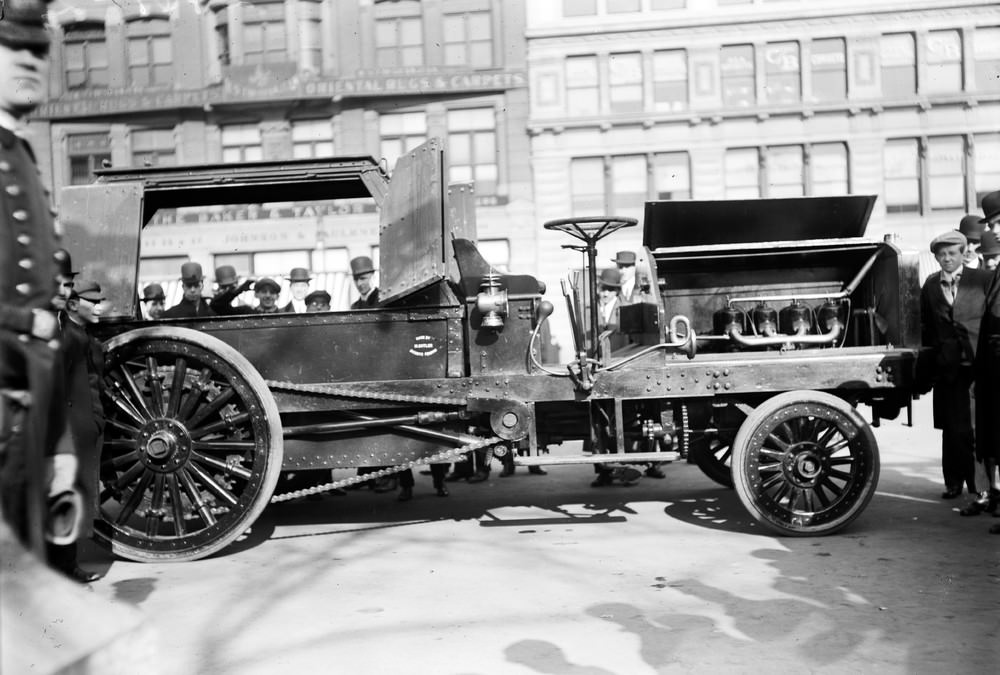 Street cleaning vehicle by Magnus Butler, New York City, 1910s.