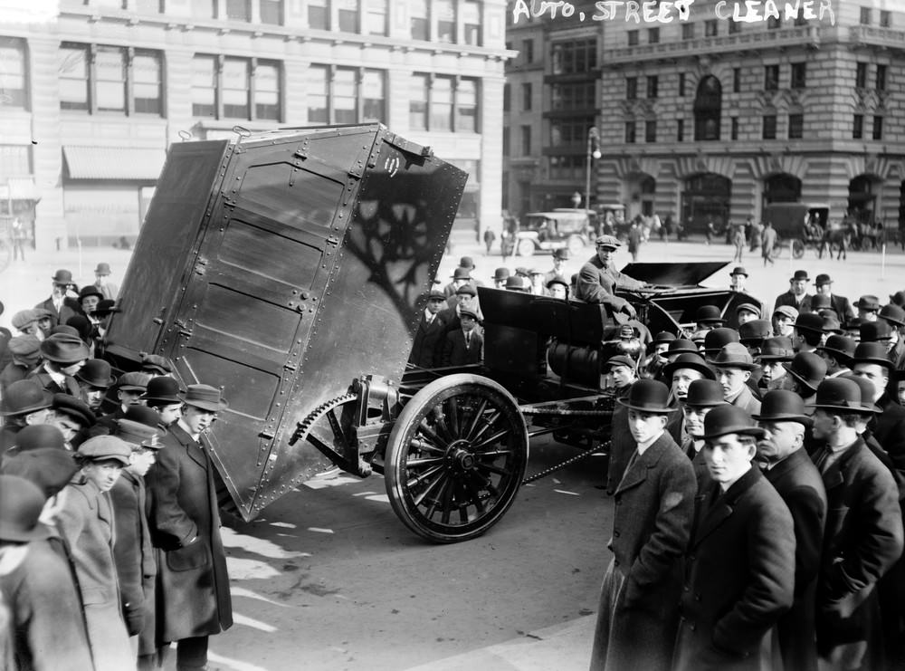 Street cleaning vehicle by Magnus Butler, New York City, 1910s.