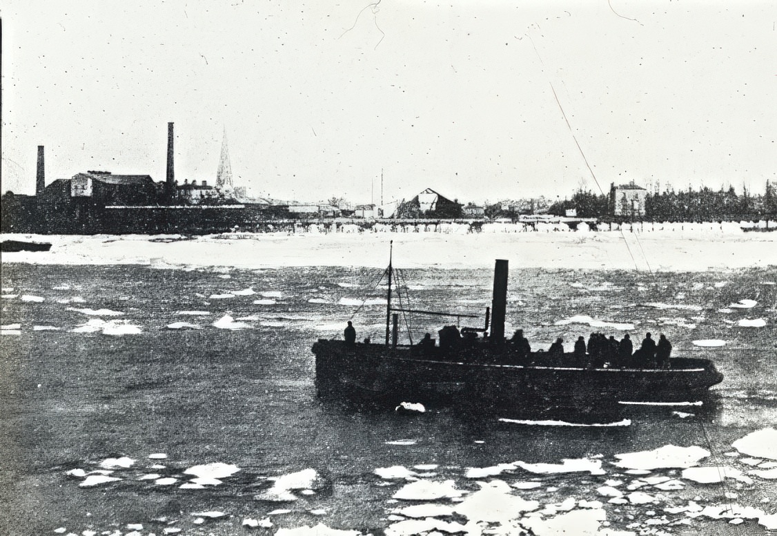 Ice floes on the Thames, 1920s