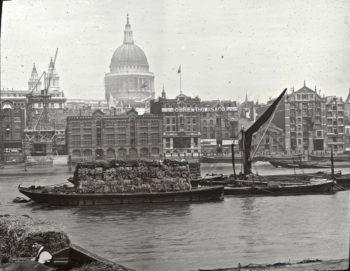 St. Paul's Cathedral from the river, 1920s