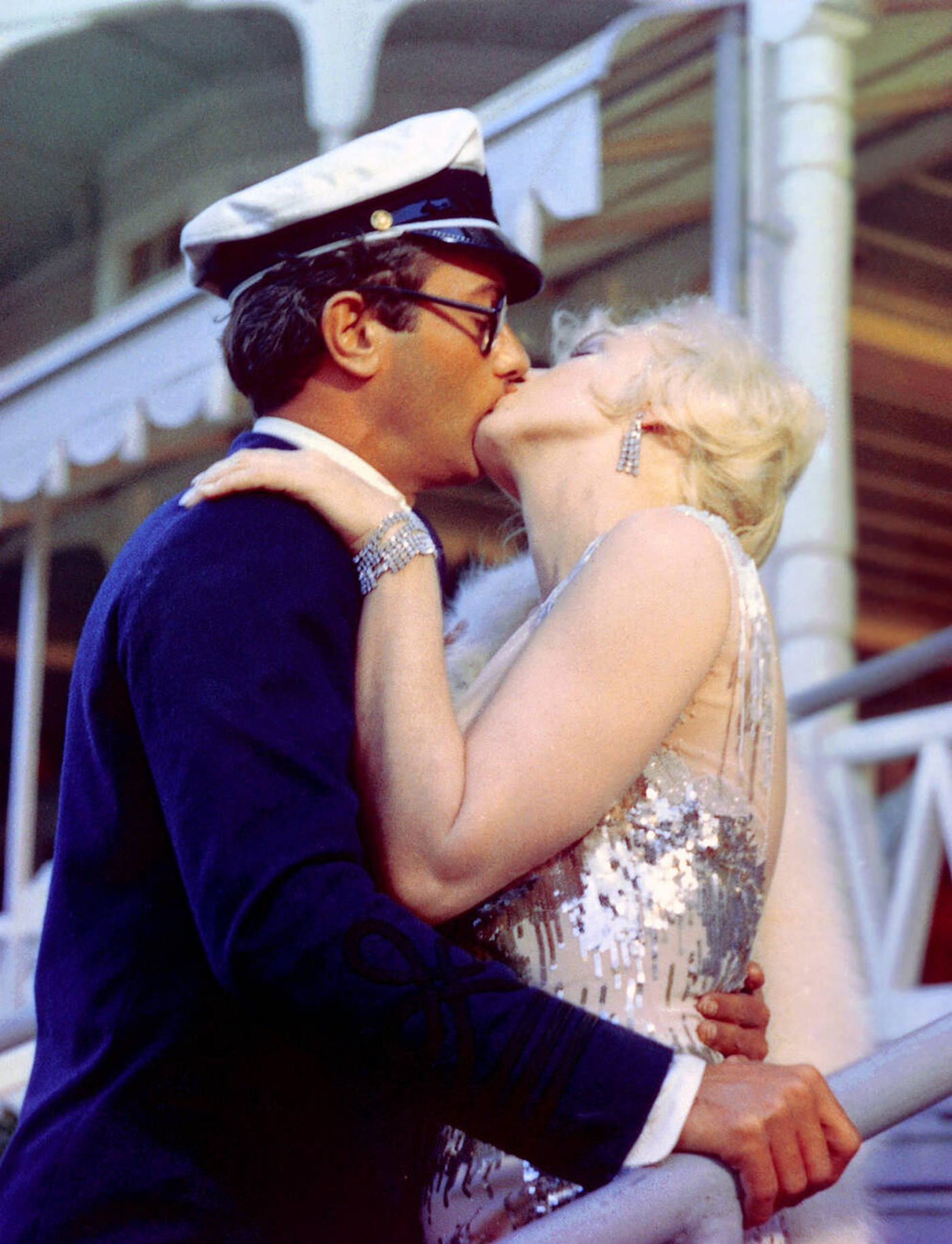 Tony Curtis and Marilyn Monroe in ‘Some Like It Hot’, 1959.