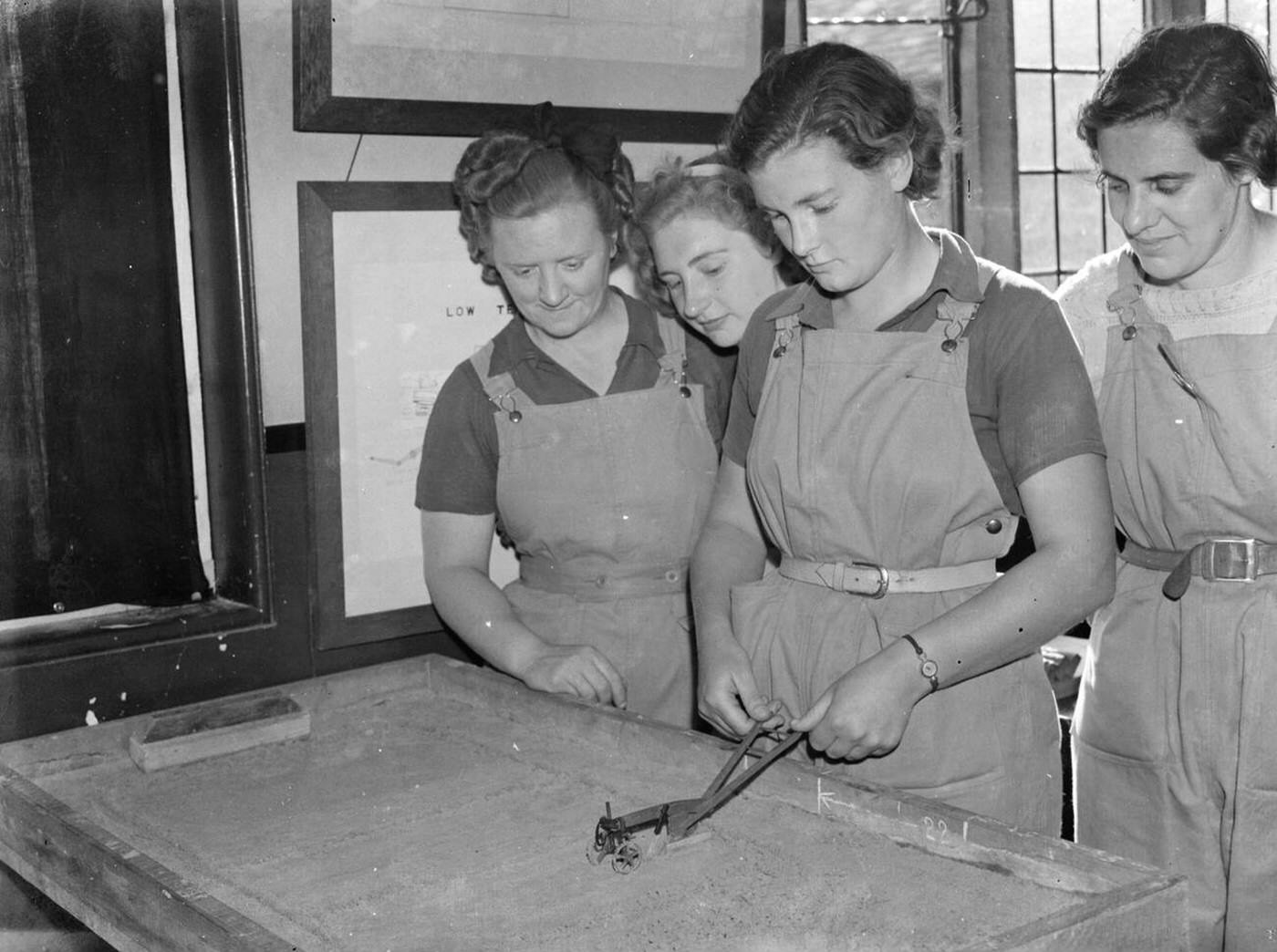 Women's Land Army in training, 1939