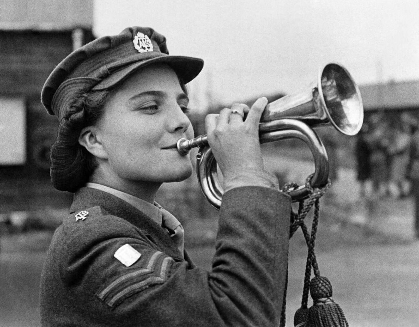 Corporal Helen Quann, ATS bugler, 1942