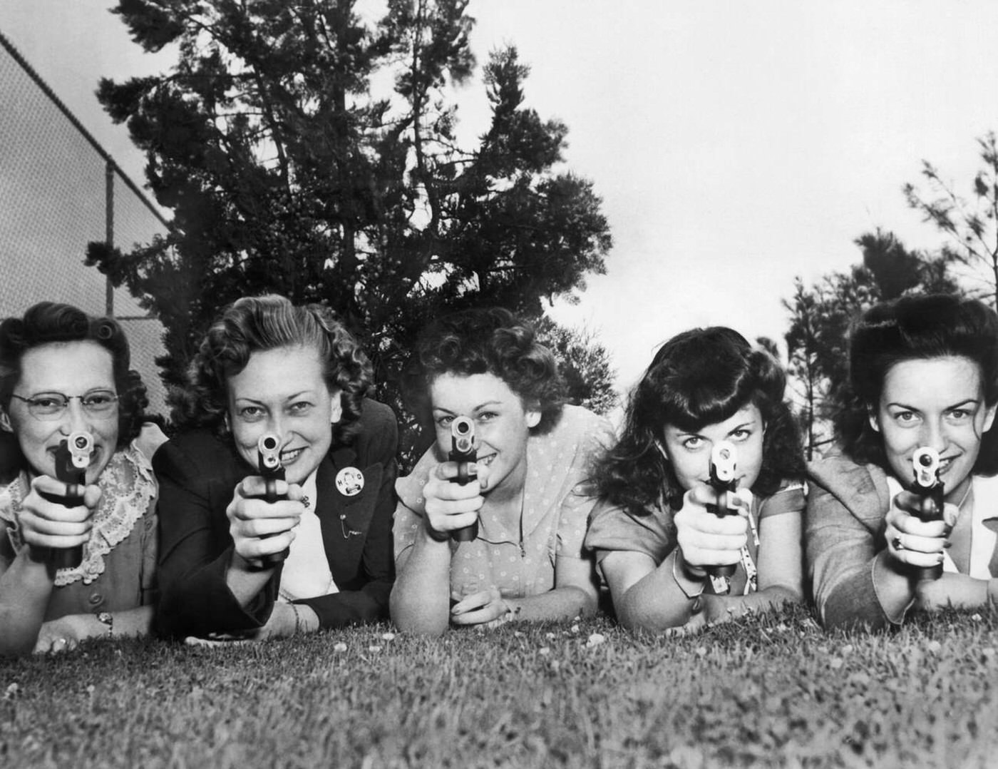 Women taking firearms training, 1942