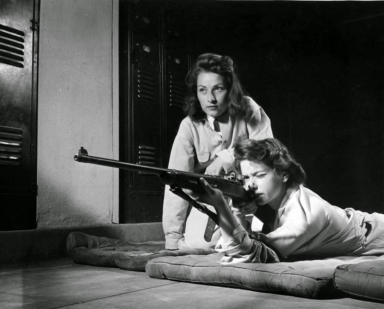 Women conducting marksmanship training, 1942