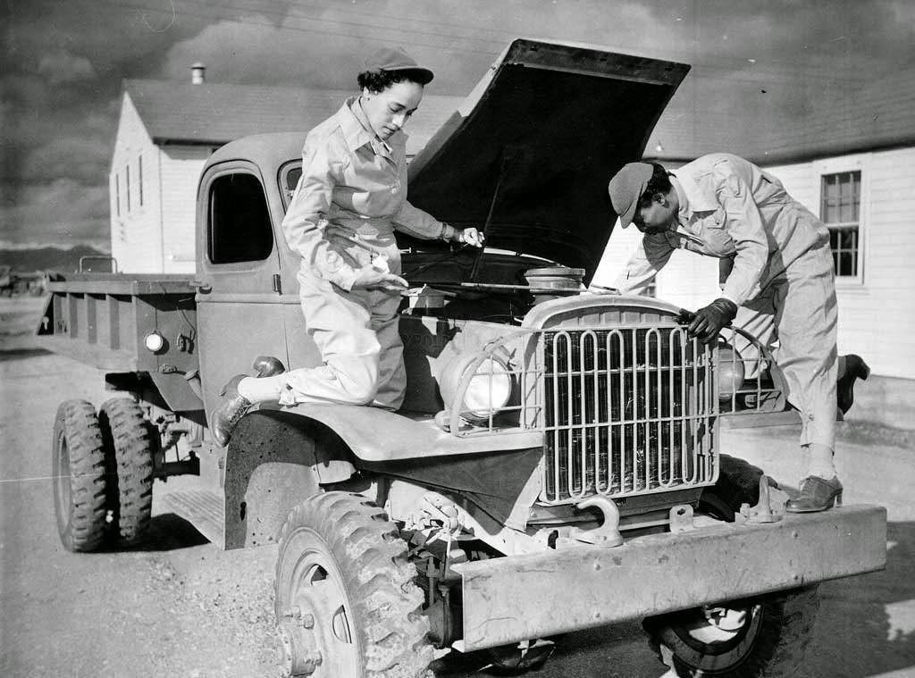 WAC mechanics servicing a truck, 1942