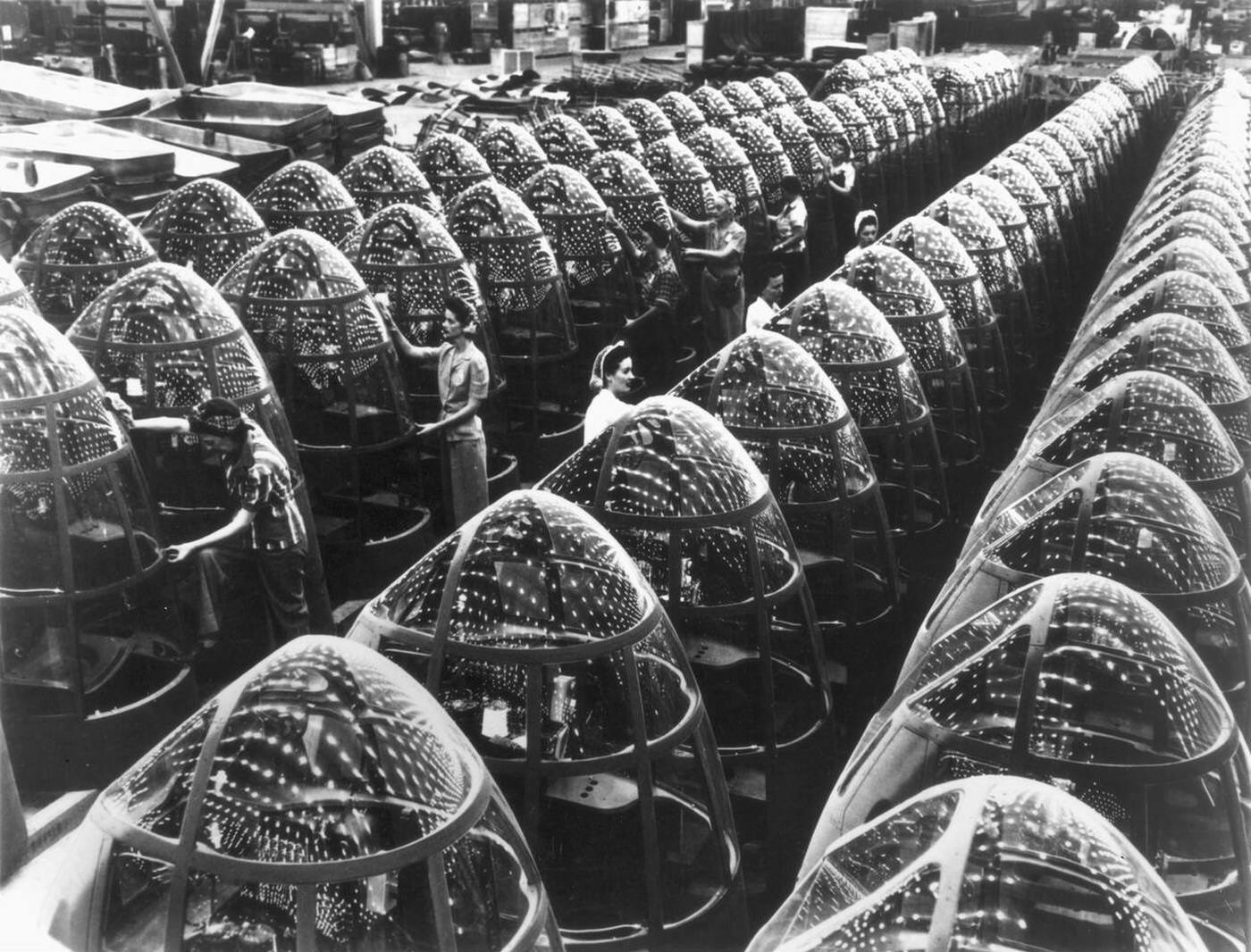 Women making plastic noses for bombers, 1942