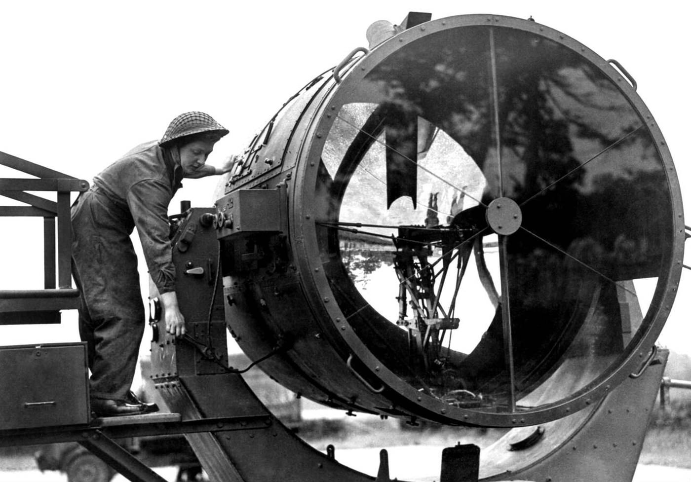 Private Betty Wood working on searchlights, World War II
