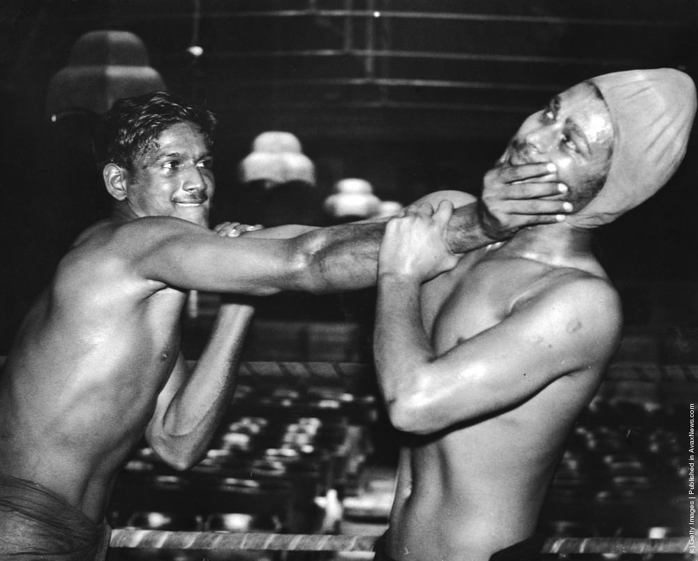 Indian wrestlers Rashid Anwar and Ajaib Singh training, 1934