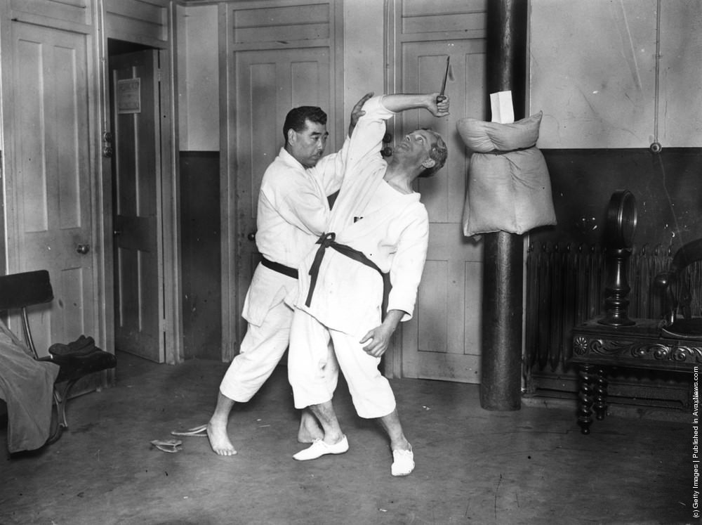 World champion wrestler Yokio Tani and A. J. Davey demonstrating Kine-no-Kata, 1920s