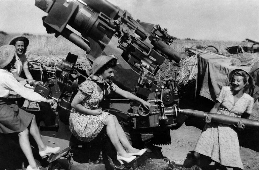Women in WWII Historic Photos