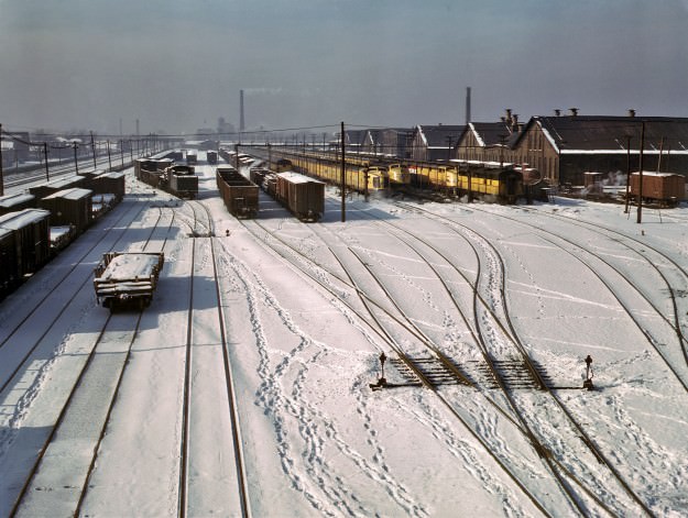 December 1942. Three West Coast streamliners in the Chicago & North Western yards at Chicago. 4×5 Kodachrome transparency by Jack Delano.