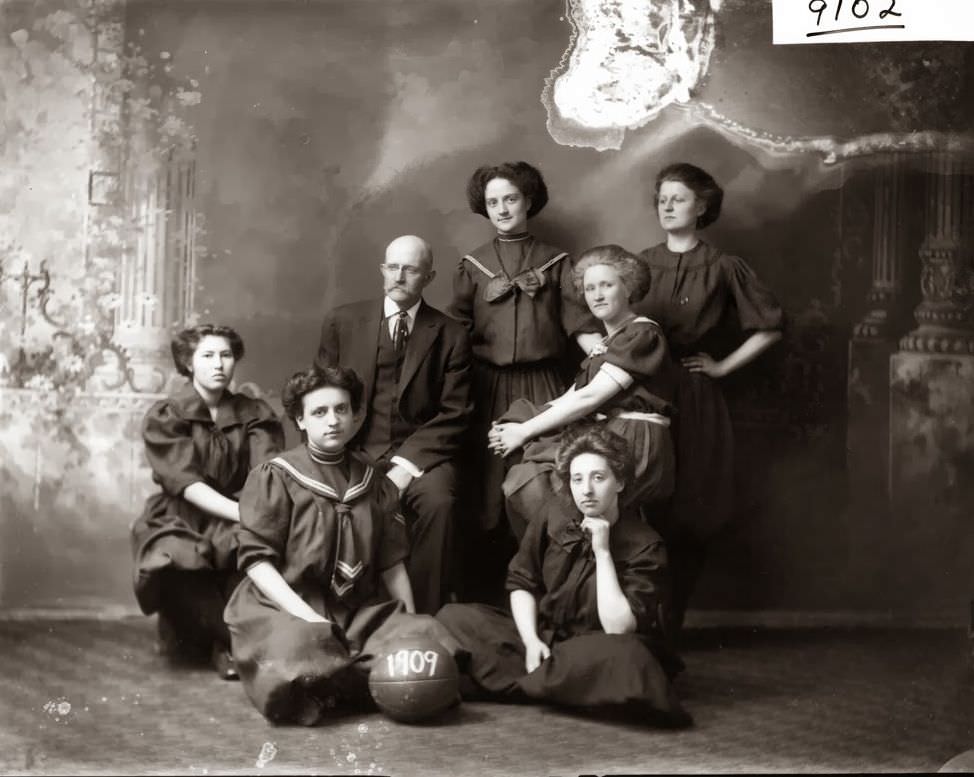 Miami women's basketball team 1909