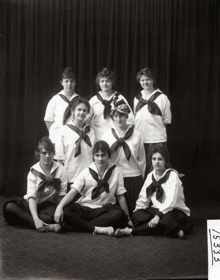 Western College basketball seniors 1916