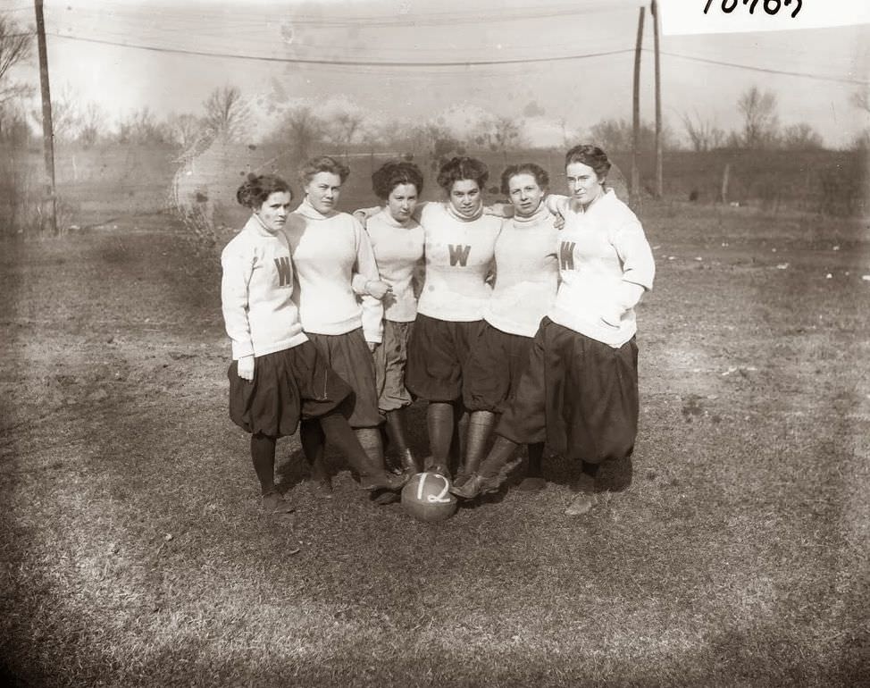 Western College basketball team ca. 1910