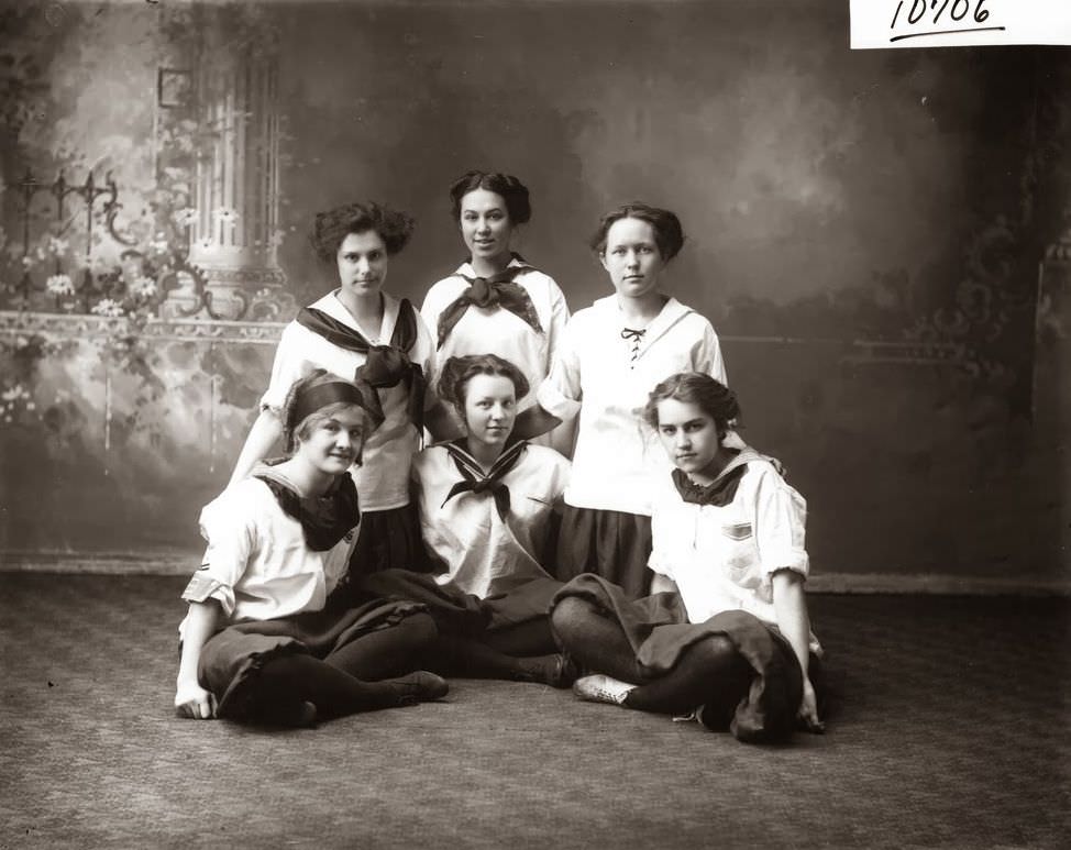 Western College basketball team ca. 1910