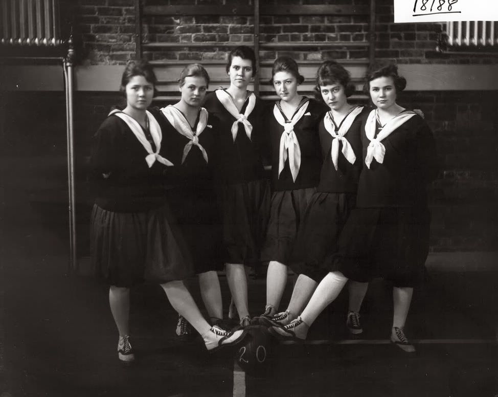 Western College basketball juniors 1919