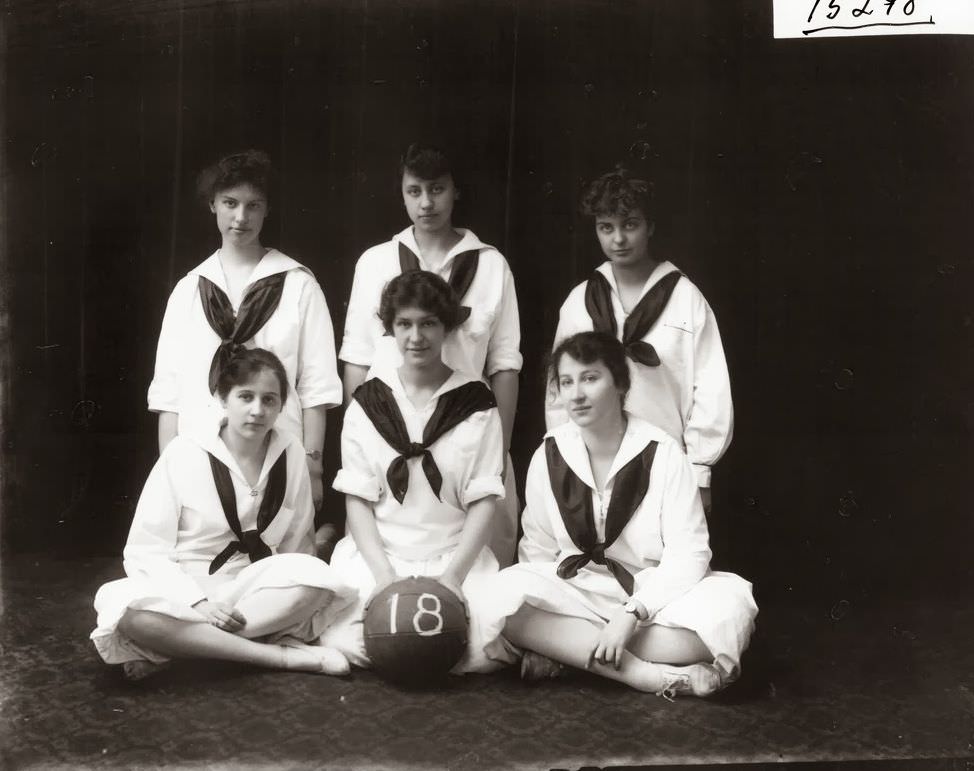 Western College basketball sophomores 1916