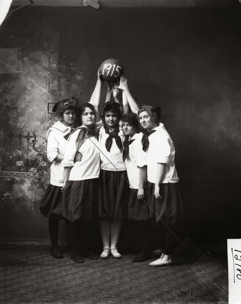 Western College basketball sophomores 1912