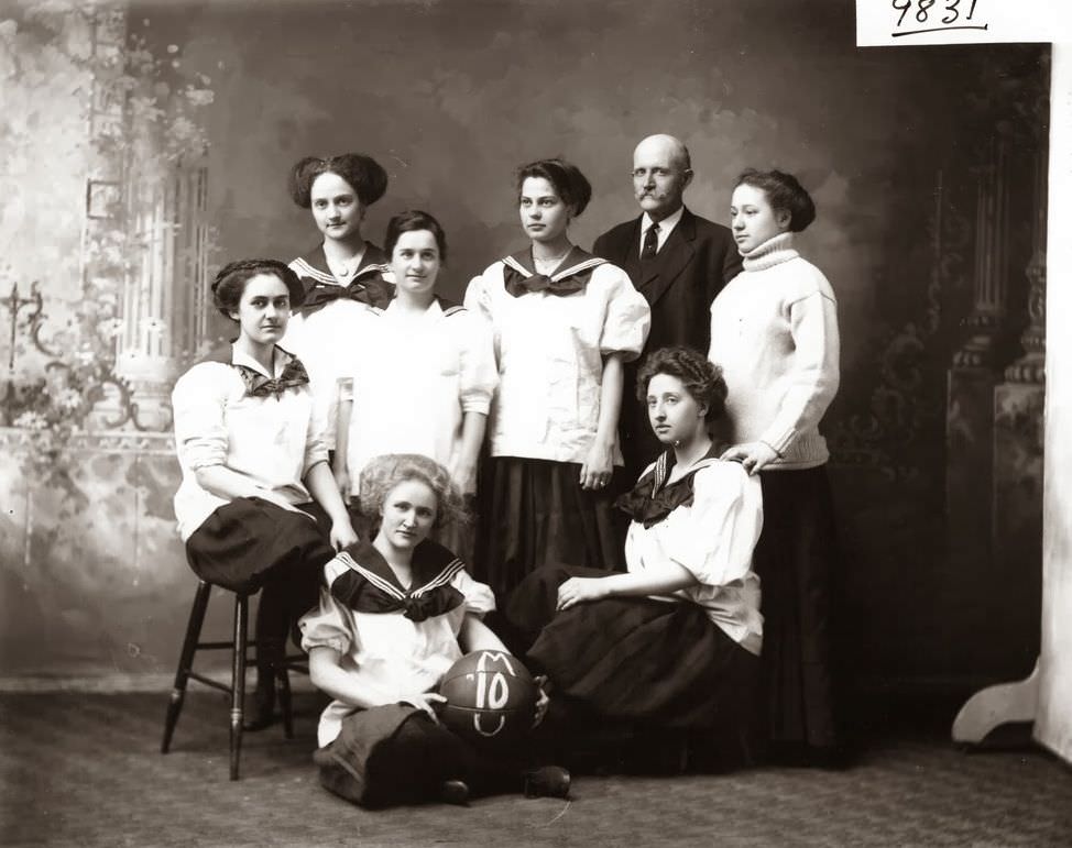 Miami women's basketball team 1910