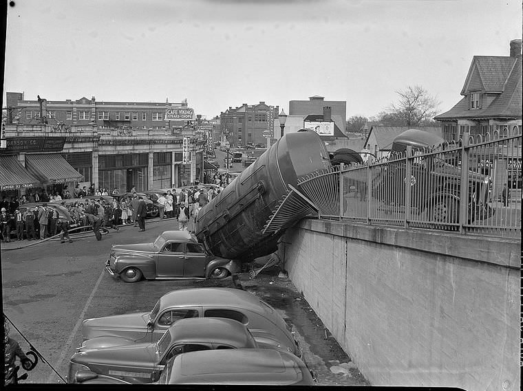 Driving Dangers: Vintage photos of Car Accidents in the 1940s