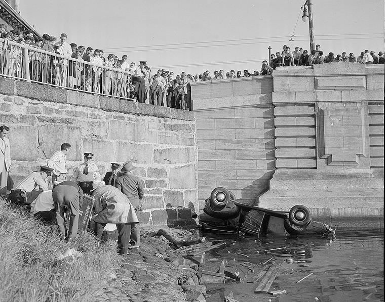 Driving Dangers: Vintage photos of Car Accidents in the 1940s