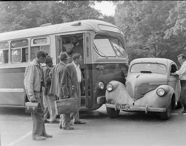 Driving Dangers: Vintage photos of Car Accidents in the 1940s
