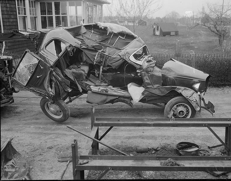 Driving Dangers: Vintage photos of Car Accidents in the 1940s