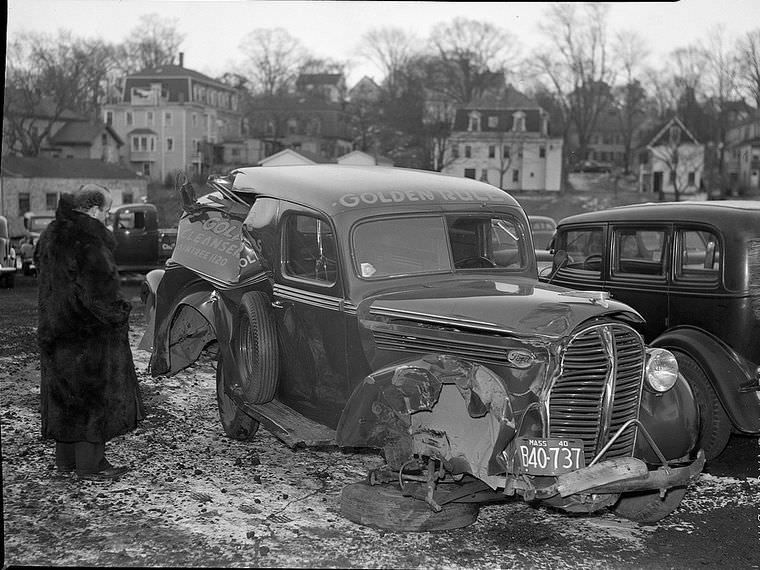Driving Dangers: Vintage photos of Car Accidents in the 1940s