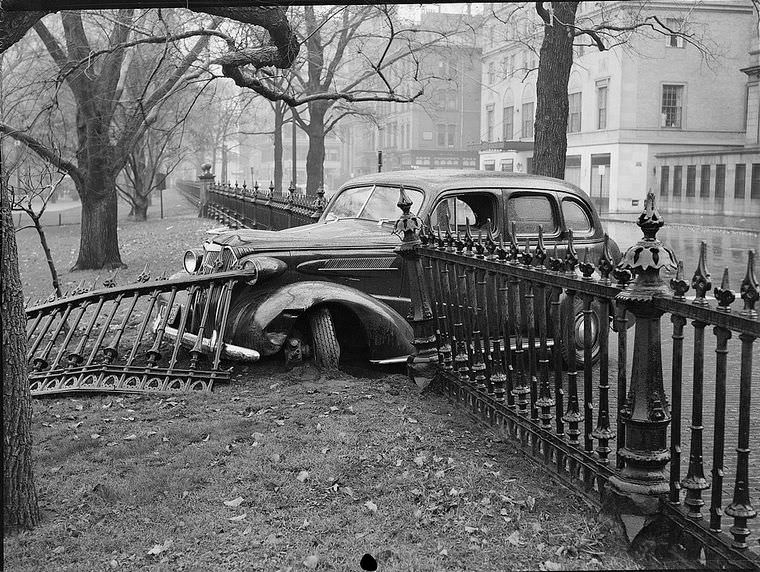 Driving Dangers: Vintage photos of Car Accidents in the 1940s