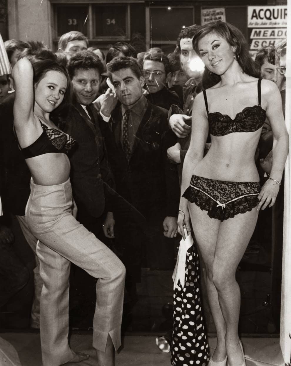 12 May 1966: ‘Living mannequins’ in a shop window.