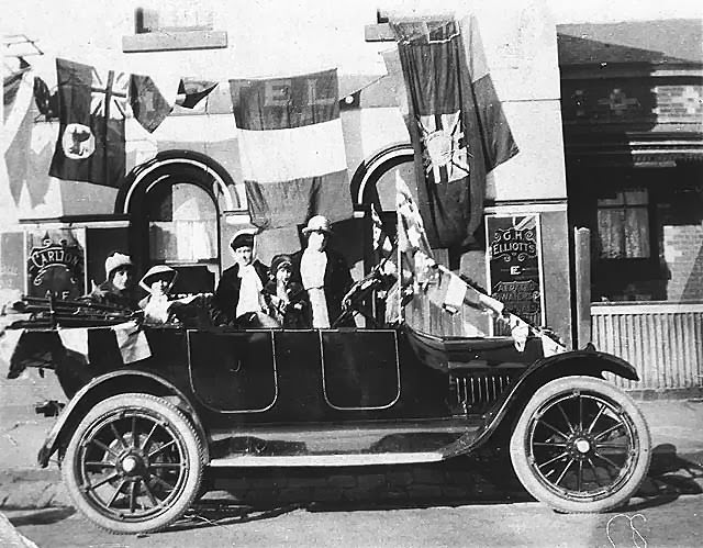 Mrs. Rose Splatt and family celebrating the Armistice, Melbourne, 1919.