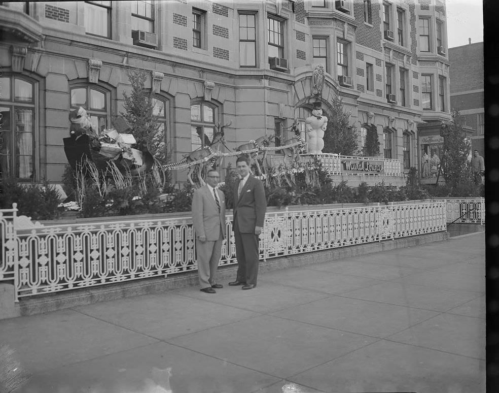 The Mural Lounge in Kenmore Square had a display complete with Santa and his sleigh, 1939.