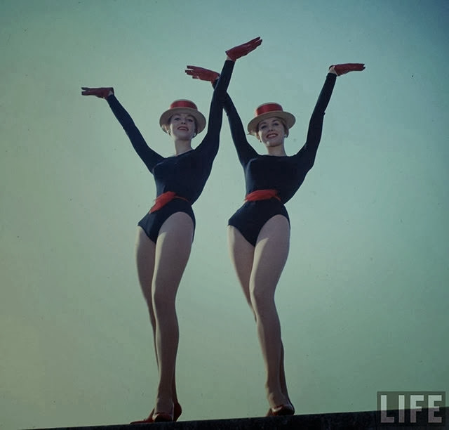 The Synchronized Dance of the Kessler Twins: The Unique Appeal of Alice and Ellen Kessler as Identical Performers