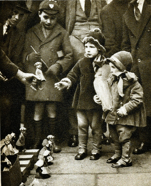 Street toy sellers, Holborn