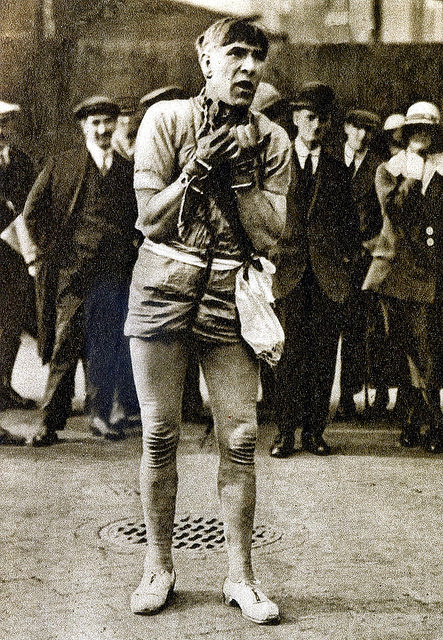 Street escapologist
