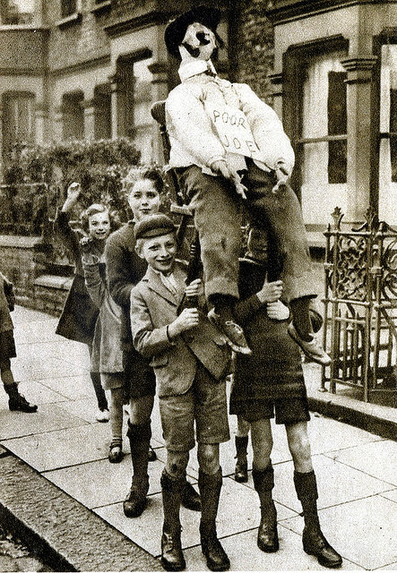 Everyday Life of London in the 1920s through these Fascinating Historical Photos